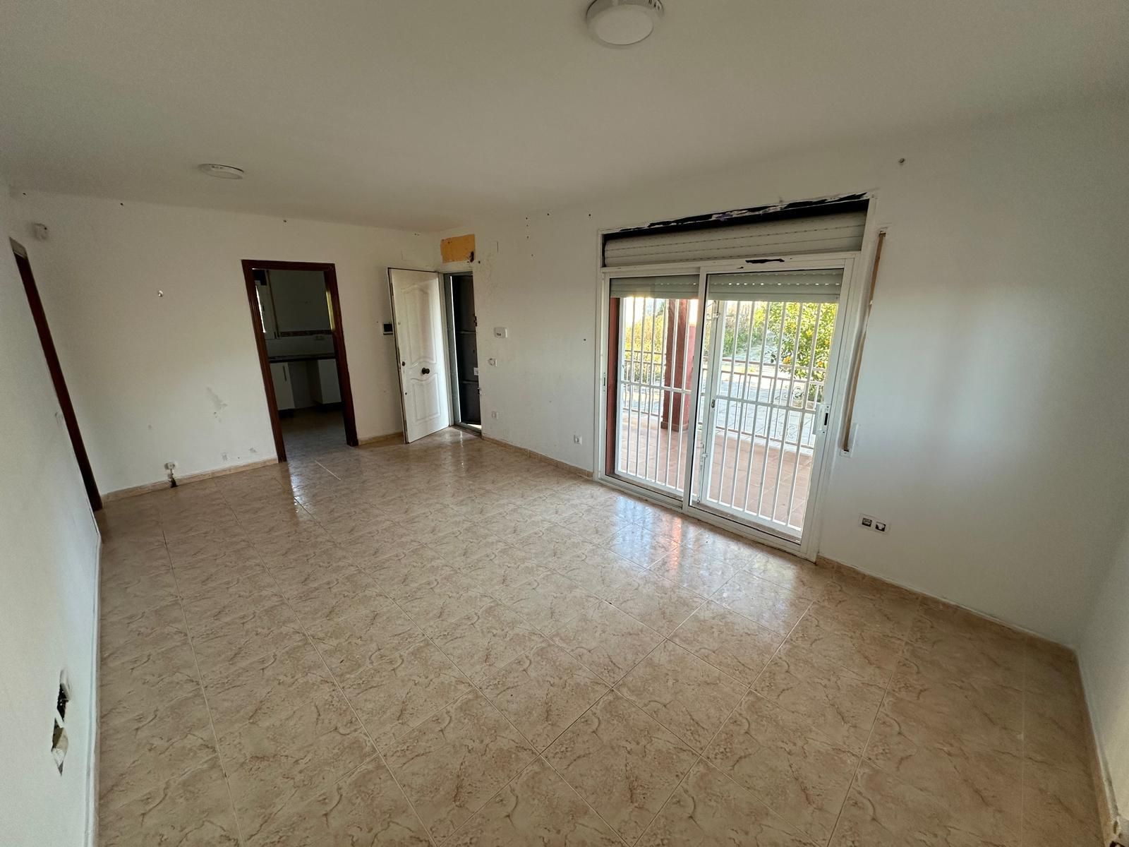 Vista exterior de Casa o chalet en venta en La Bisbal del Penedès con Piscina