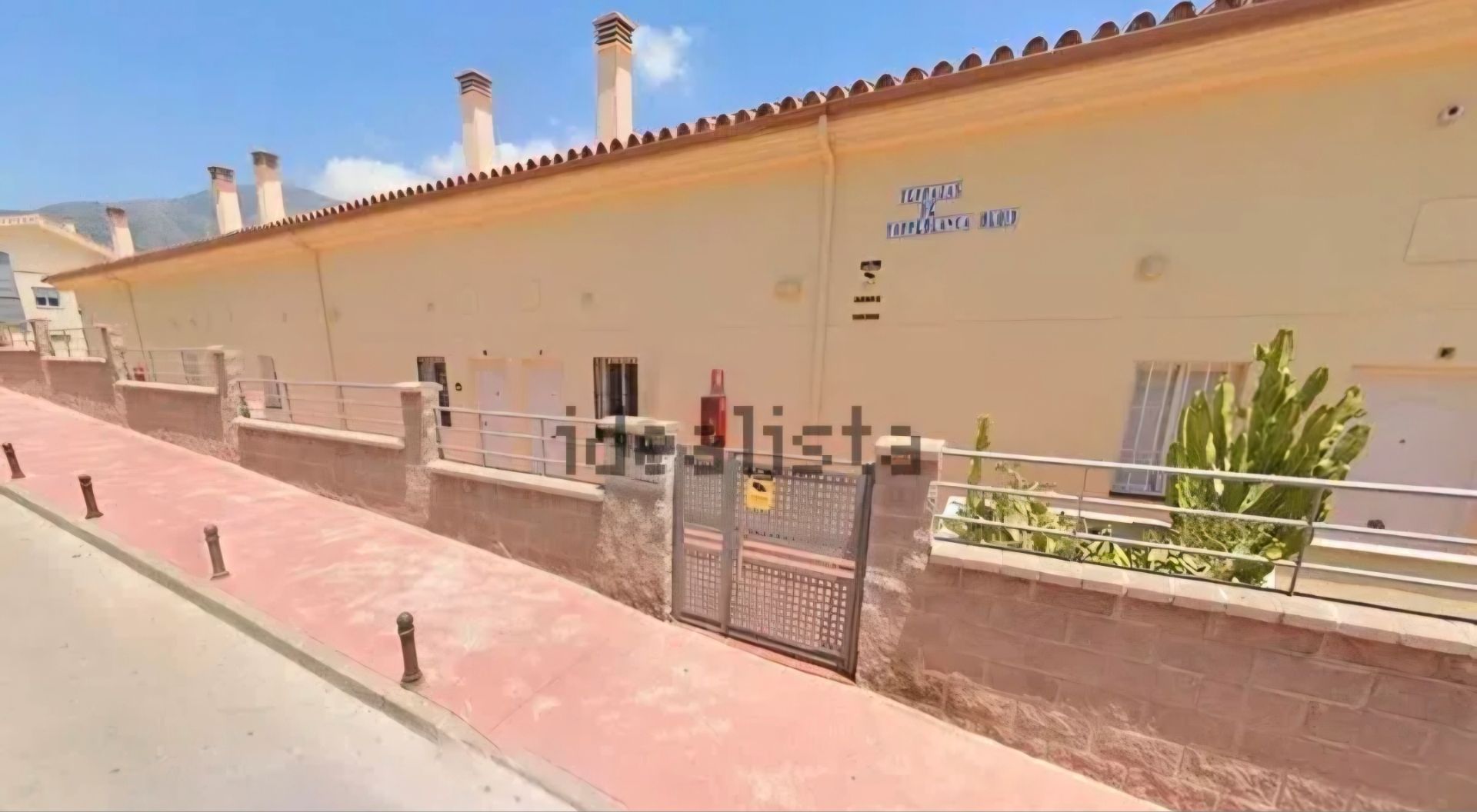 Vista exterior de Traster de lloguer en Fuengirola amb Alarma