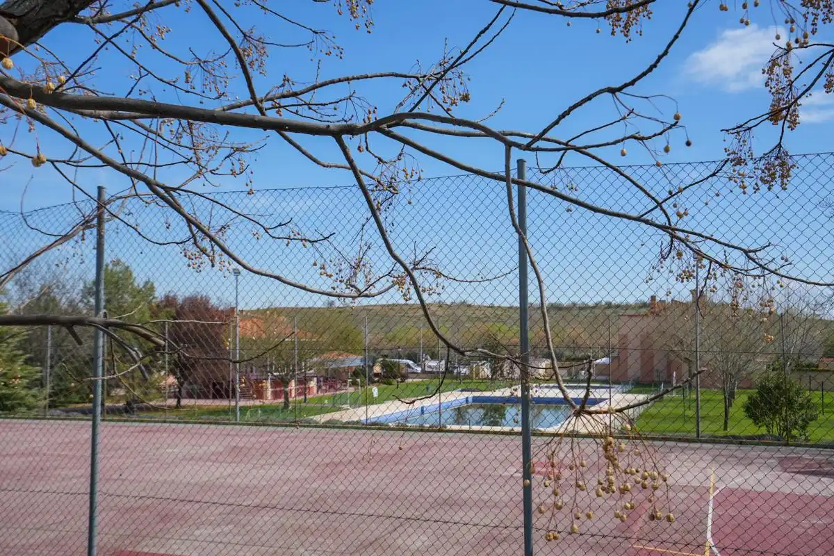 Piscina de Casa adosada en venta en Meco con Aire acondicionado, Calefacción y Jardín privado