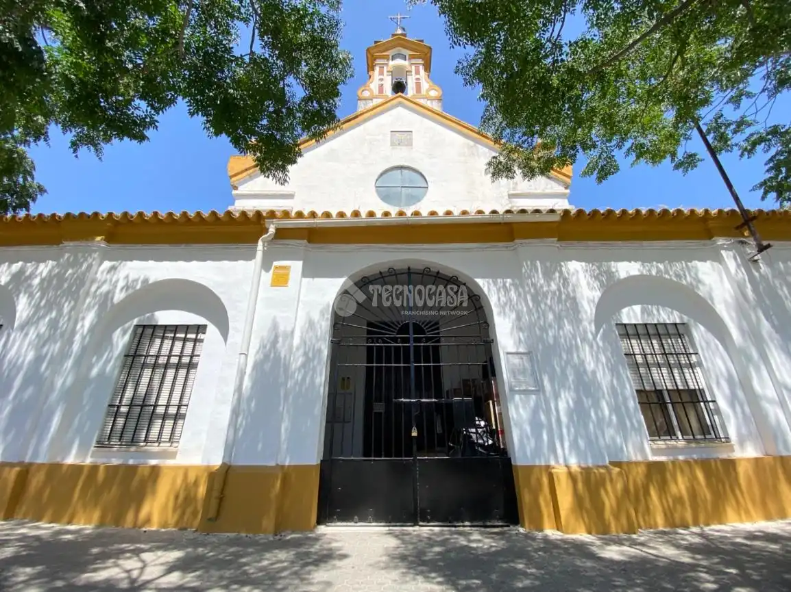 Exterior view of Flat for sale in Sevilla  with Air Conditioner and Parquet flooring