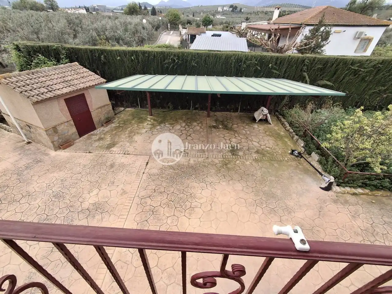 Houses for sale in Jaén  with Air Conditioner, Heating and Private garden
