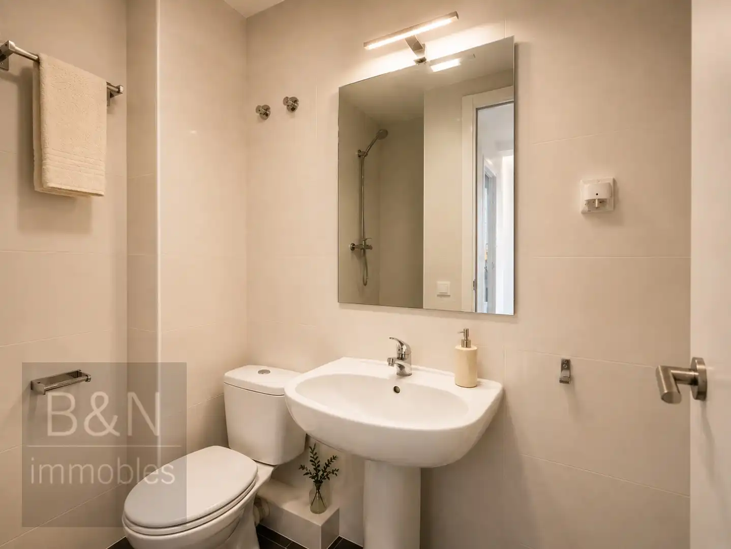 Baño de Piso en venta en Terrassa con Balcón