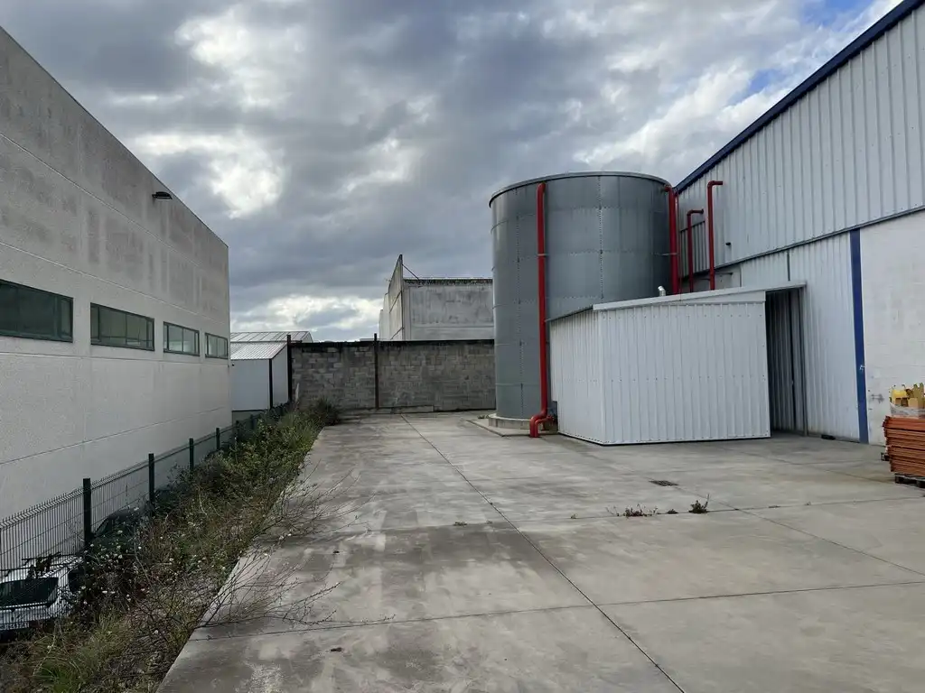 Nau industrial en venda a Avenida Arrieiros 4, imagen 7