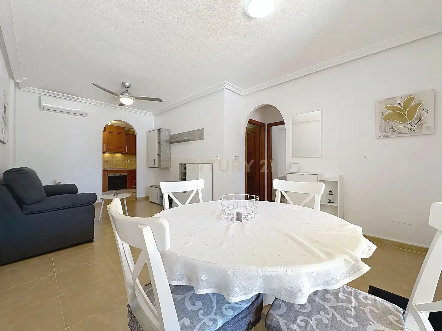 Comedor de Apartamento de alquiler en Orihuela con Aire acondicionado, Horno y Piscina comunitaria