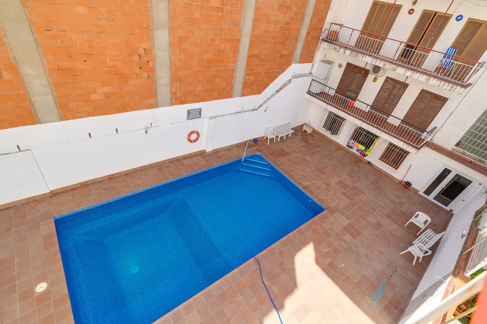 Piscina de Piso en venta en Pineda de Mar con Calefacción, Balcón y Piscina comunitaria