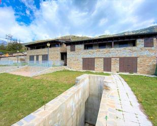 Vista exterior de Casa o xalet en venda en Meranges amb Terrassa