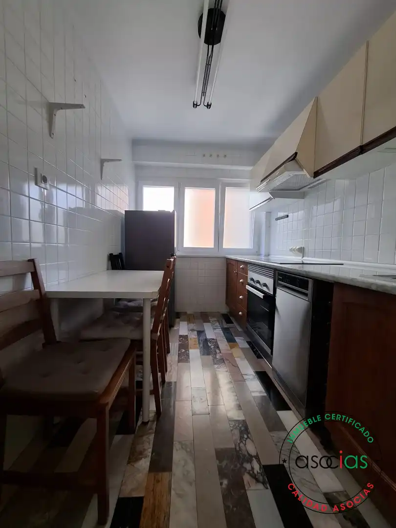 Cuina de Pis en venda en Gijón  amb Calefacció