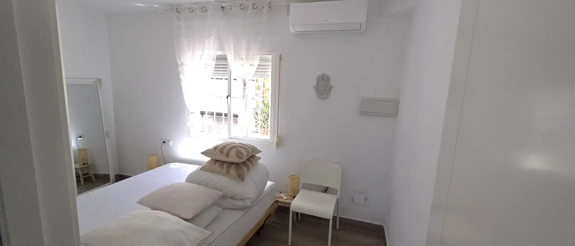 Schlafzimmer von Einfamilien-Reihenhaus zum Verkauf in Alhaurín de la Torre mit Klimaanlage, Privatgarten und Terrasse