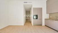 Cuina de Dúplex en venda en L'Hospitalet de Llobregat amb Aire condicionat, Calefacció i Jardí privat