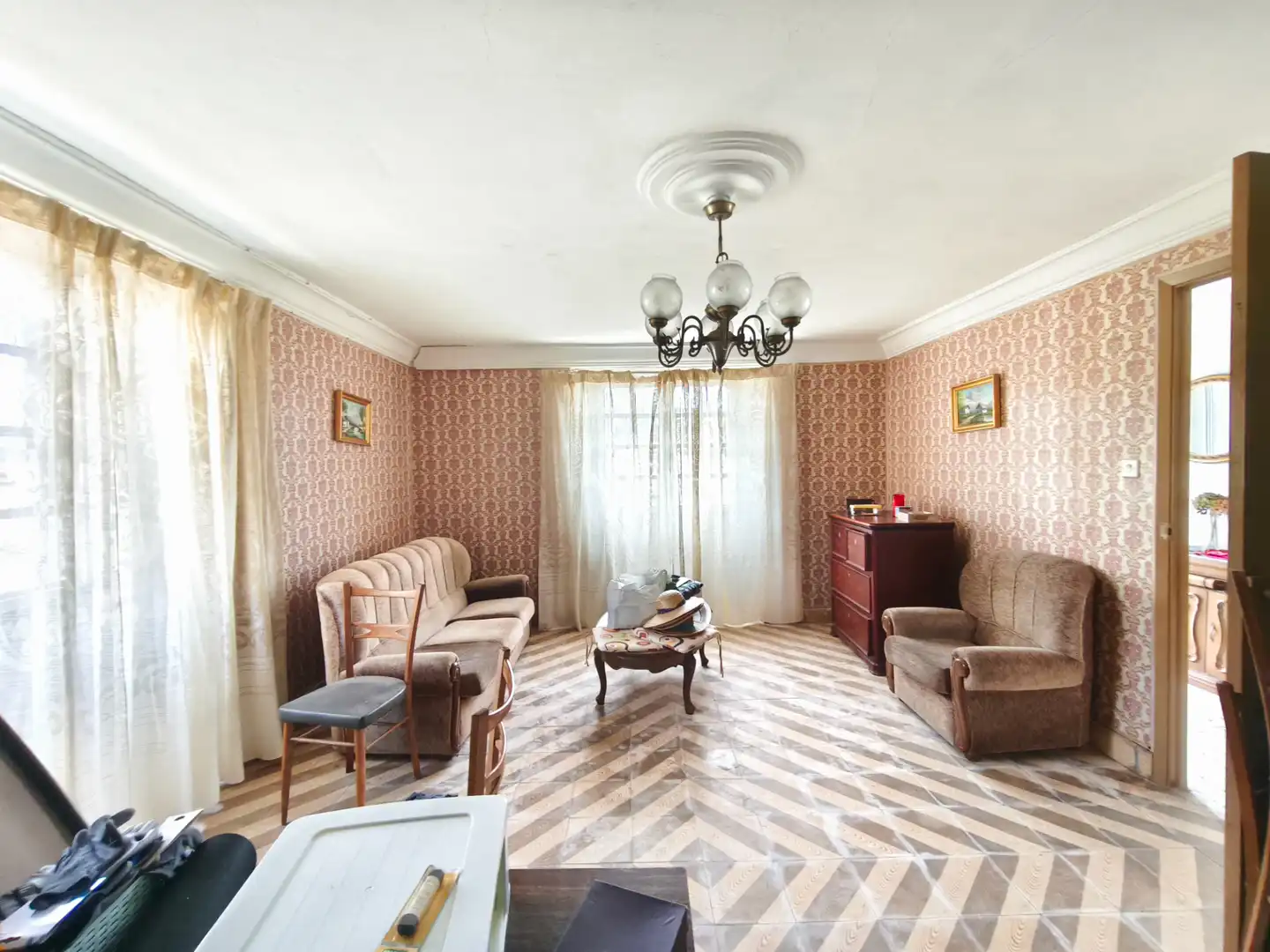 Sala d'estar de Casa o xalet en venda en Santiago de Compostela  amb Jardí privat, Terrassa i Traster