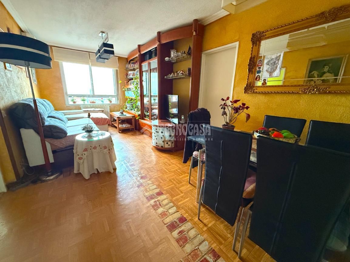 Piso en venta en Orcasitas, Usera,  Madrid Capital
