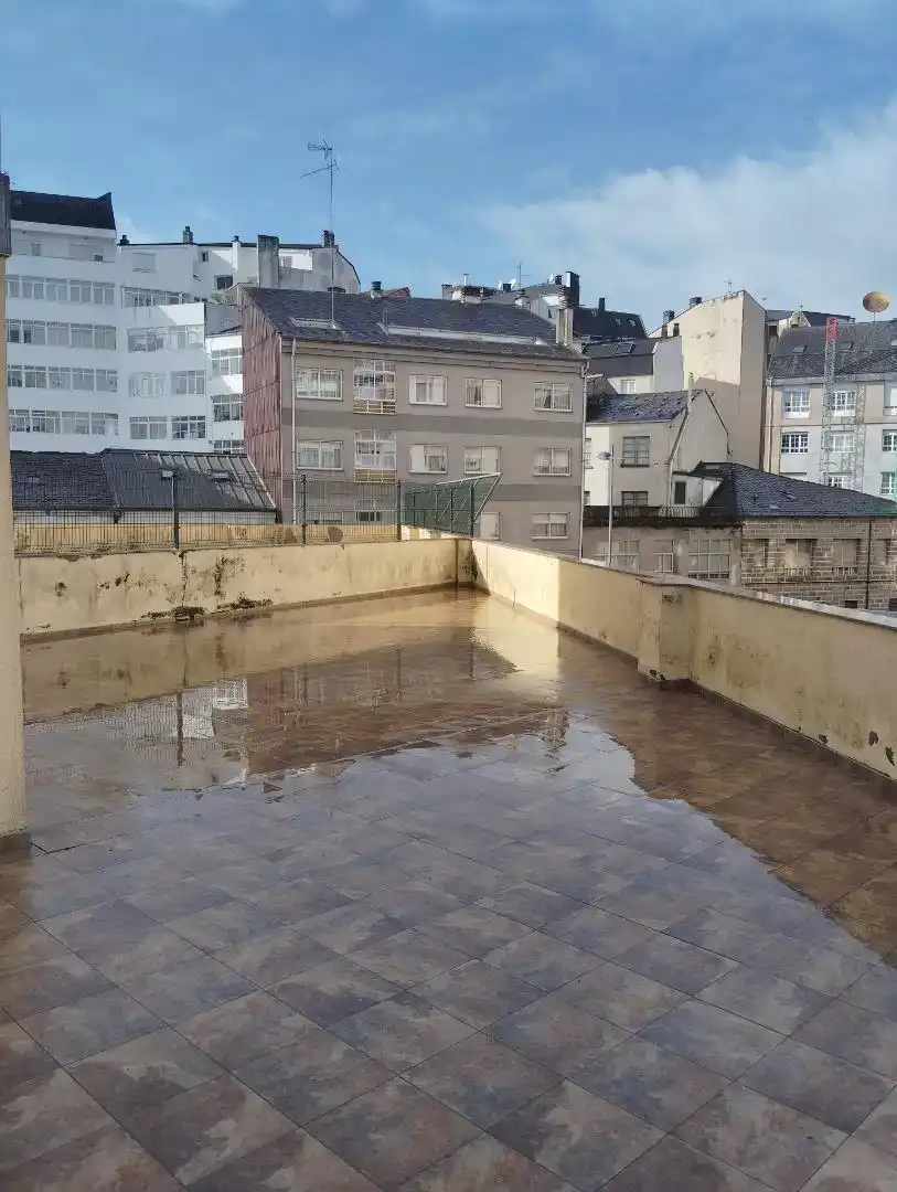 Terrasse von Wohnung zur Miete in Lugo mit Privatgarten, Abstellraum und Möbliert