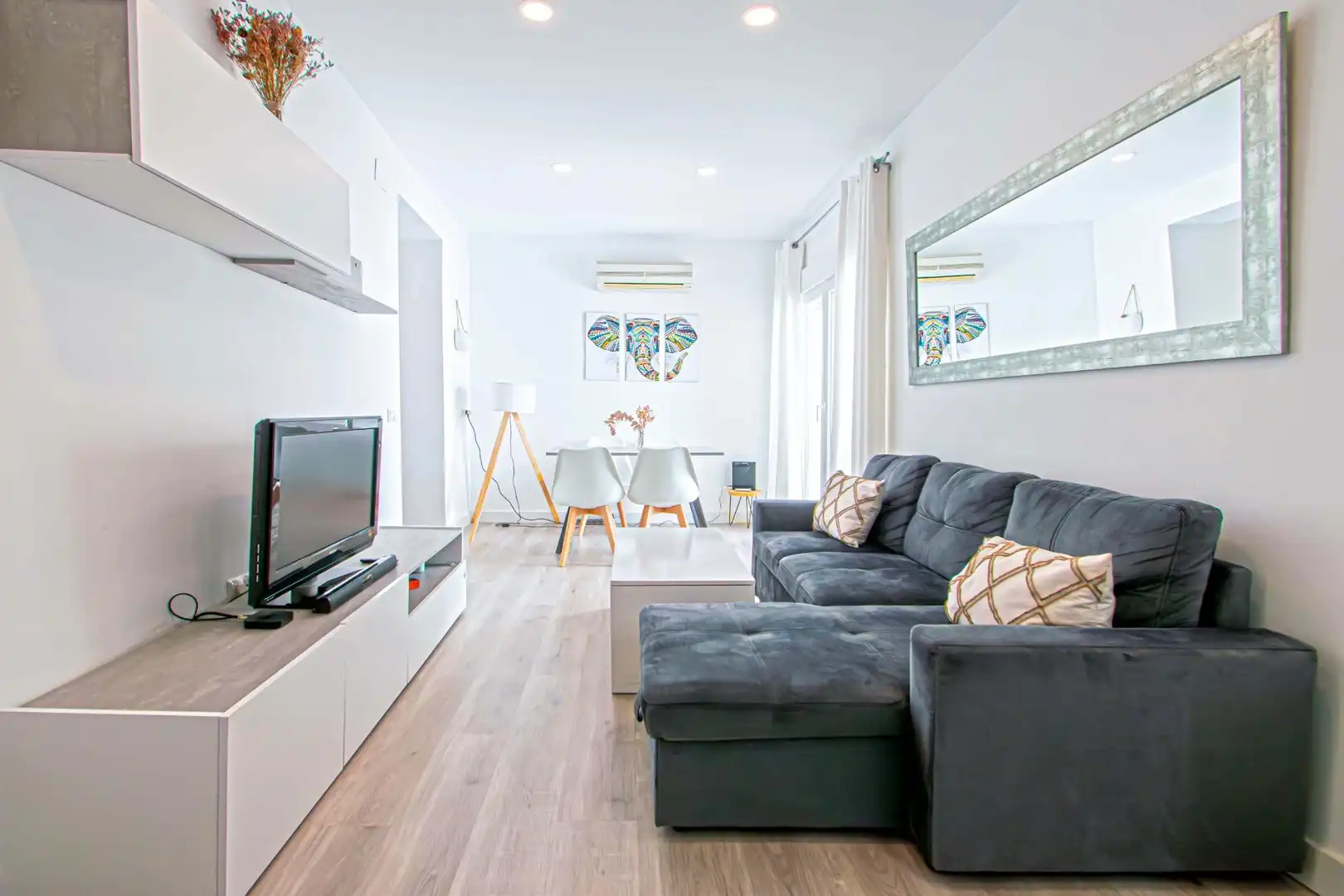 Sala de estar de Piso en venta en Sevilla con Aire acondicionado, Calefacción y Balcón