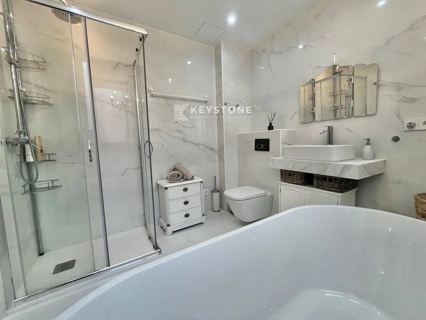 Bathroom of Flat for sale in  Palma de Mallorca  with Air Conditioner, Heating and Parquet flooring