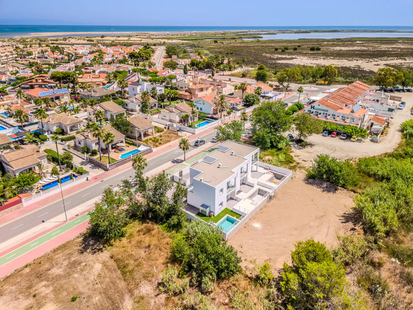 Casa adosada en venda en Deltebre amb Calefacció, Jardí privat i Terrassa