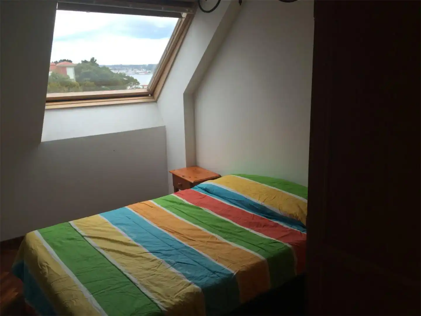 Schlafzimmer von Wohnung zur Miete in Miño mit Parkett und Möbliert