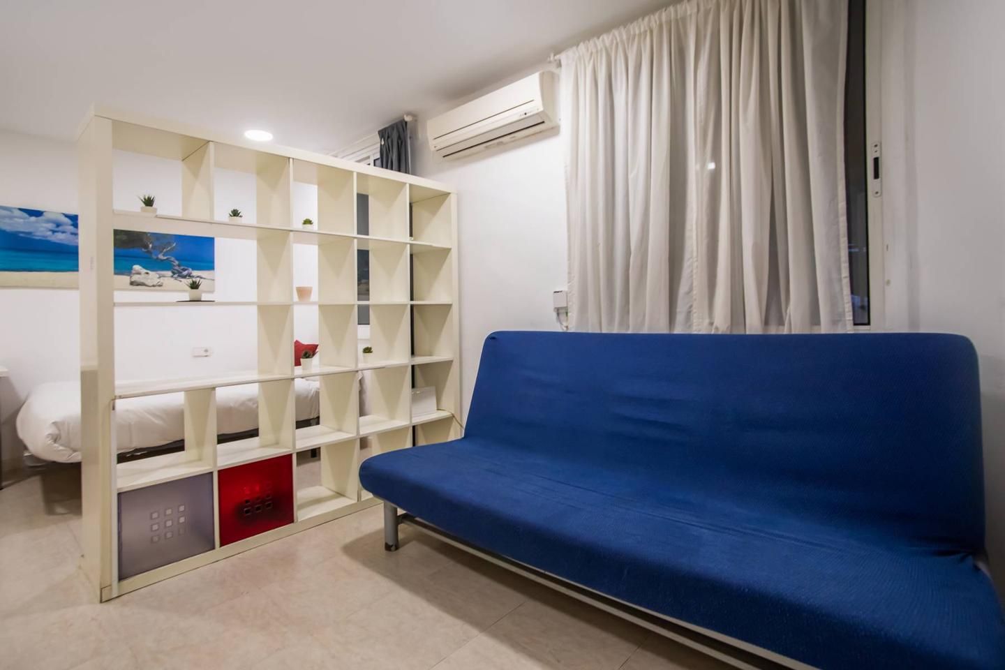 Dormitori de Estudi de lloguer en  Barcelona Capital amb Aire condicionat, Moblat i Internet