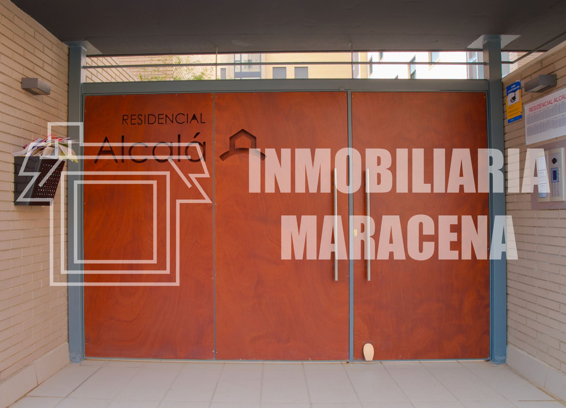 Exterior view of Flat to rent in  Granada Capital  with Air Conditioner, Heating and Parquet flooring