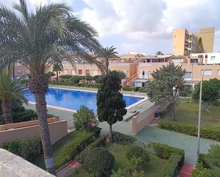 Piscina de Dúplex en venda en La Manga del Mar Menor amb Aire condicionat i Terrassa