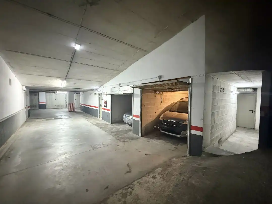 Aparcamiento en venta en San Frantzisko Kalea, imagen 3