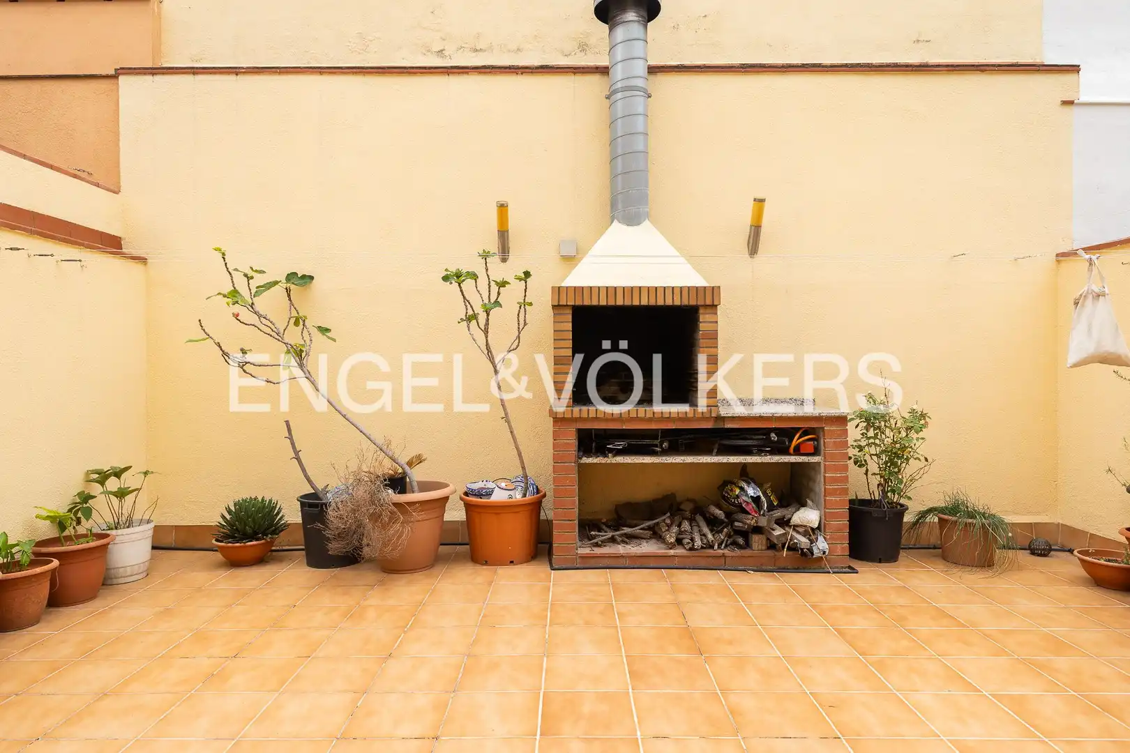 Adosado con terraza en venta en Nucli Urbà, imagen 3