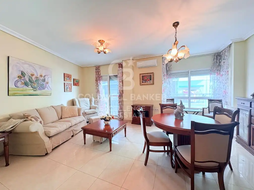 Vista exterior de Piso en venta en Valencia con Aire acondicionado, Terraza y Amueblado