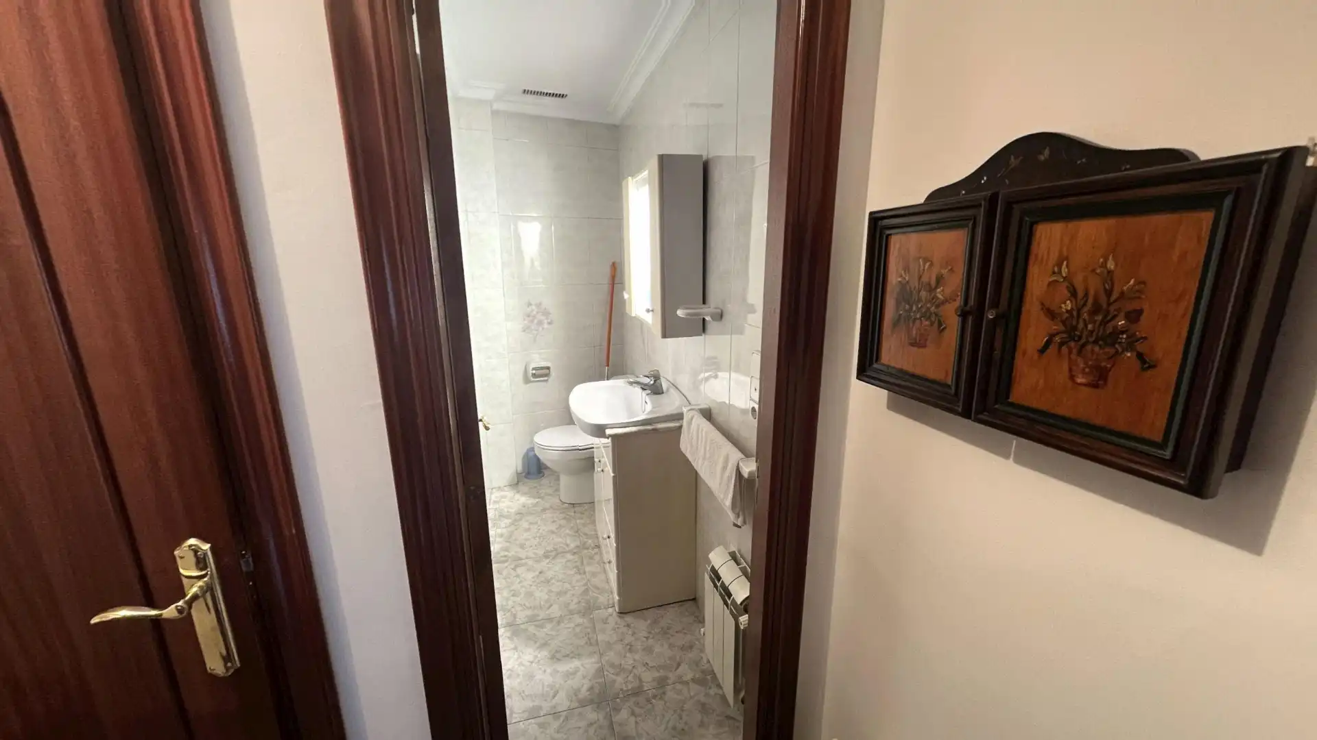 Baño de Casa adosada en venta en Utiel con Calefacción, Amueblado y Balcón