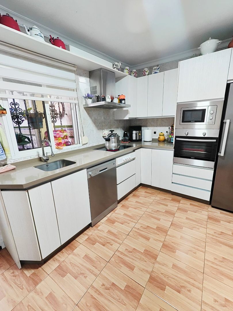 Cuina de Casa o xalet en venda en  Sevilla Capital amb Aire condicionat, Terrassa i Traster