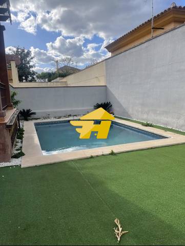 Casa adosada en Alquiler en Paraíso Arenal - La Colina