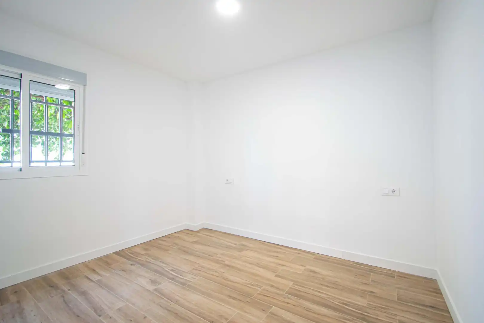 Bedroom of Ground floor for sale in Sevilla