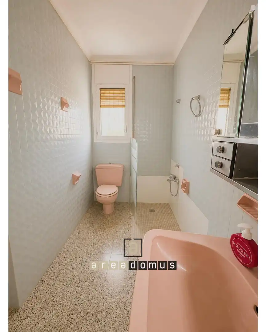 Badezimmer von Wohnung zum Verkauf in Sant Feliu de Llobregat mit Heizung, Privatgarten und Abstellraum