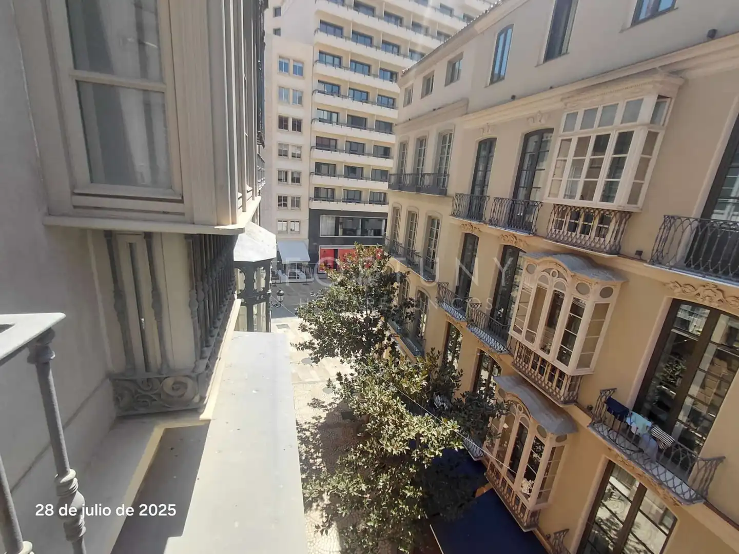 Vista exterior de Pis en venda en Málaga amb Aire condicionat i Balcó