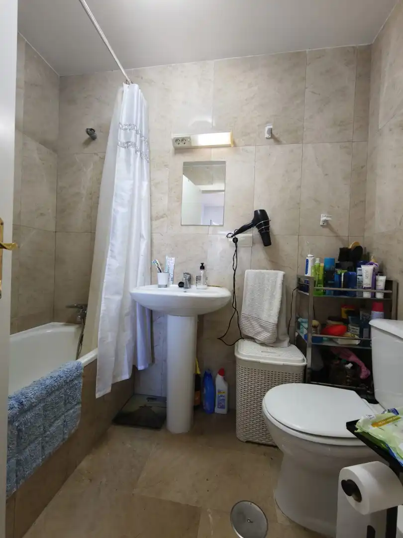 Bany de Pis en venda en Manilva amb Piscina comunitària