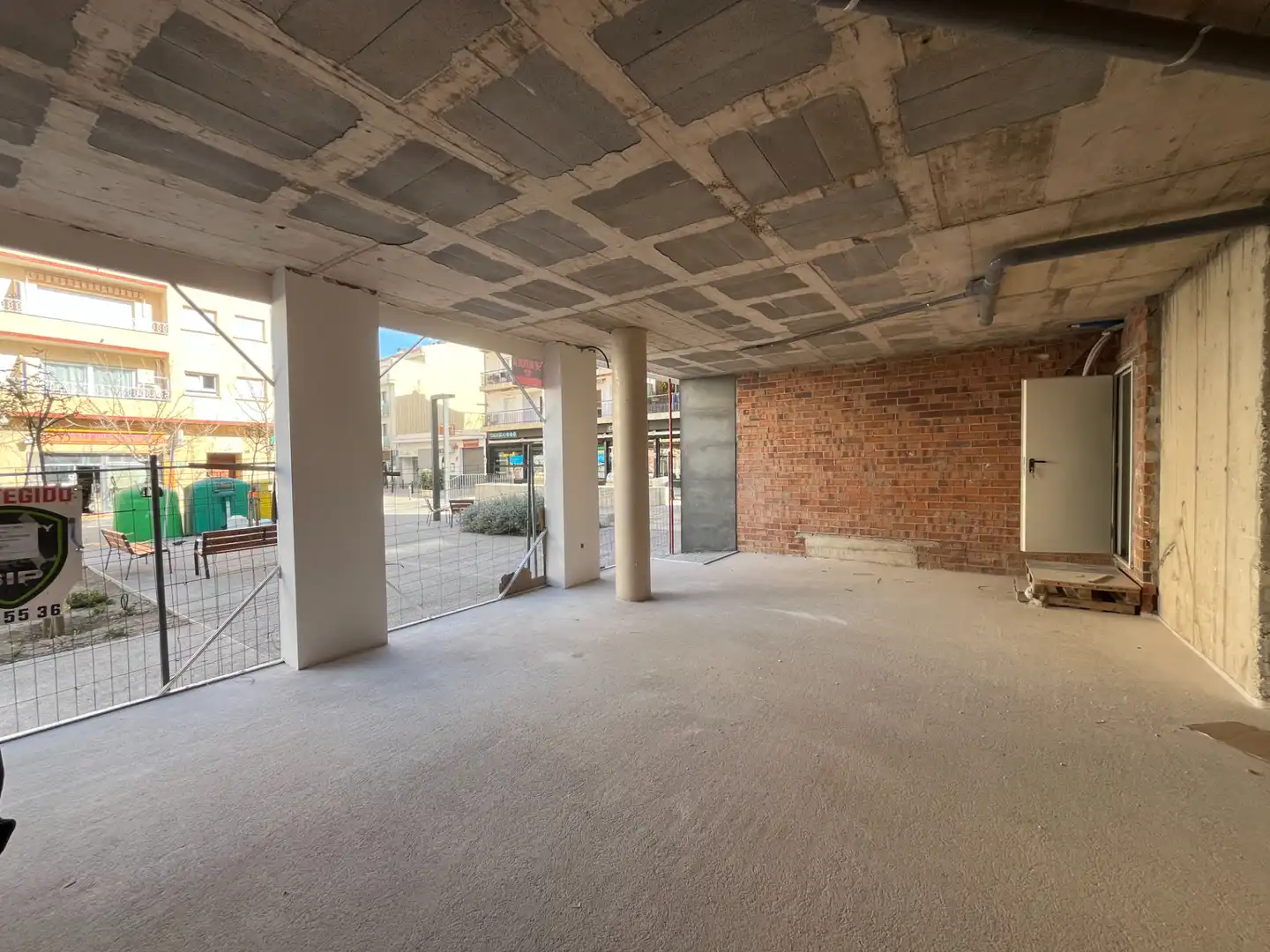 Commercial properties for rent in Roses