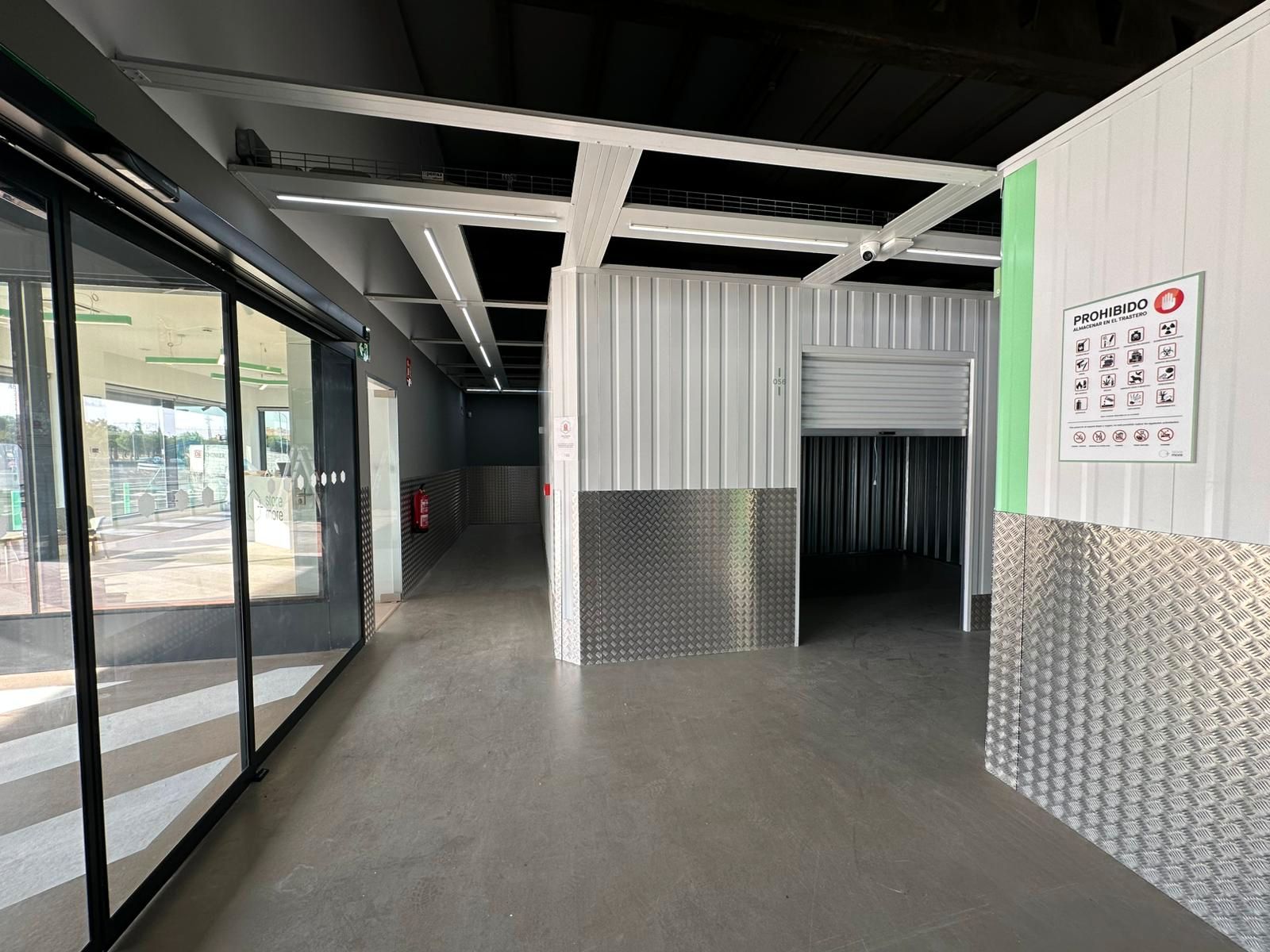 Box room to rent in Parla  with Alarm