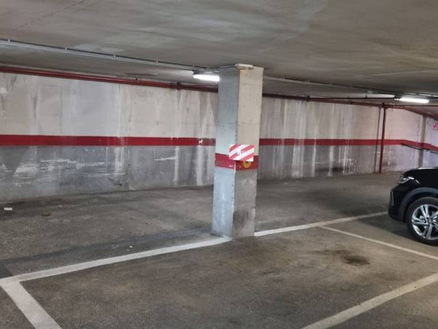 Garaje en Alquiler en Carrer de la Indústria, 76 en El Camp d'en Grassot i Gràcia Nova