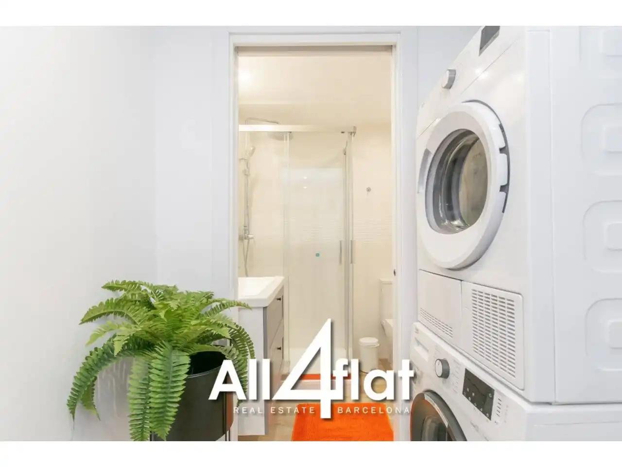 Bathroom of Flat for sale in Barcelona  with Air Conditioner, Furnished and Balcony