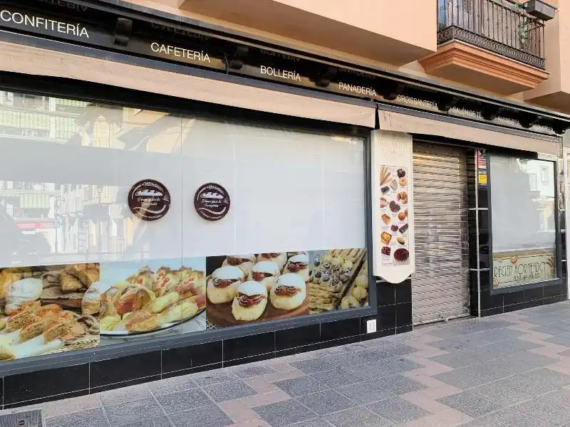Geschaftsraum zur Miete in Fuengirola mit Klimaanlage, Heizung und Terrasse