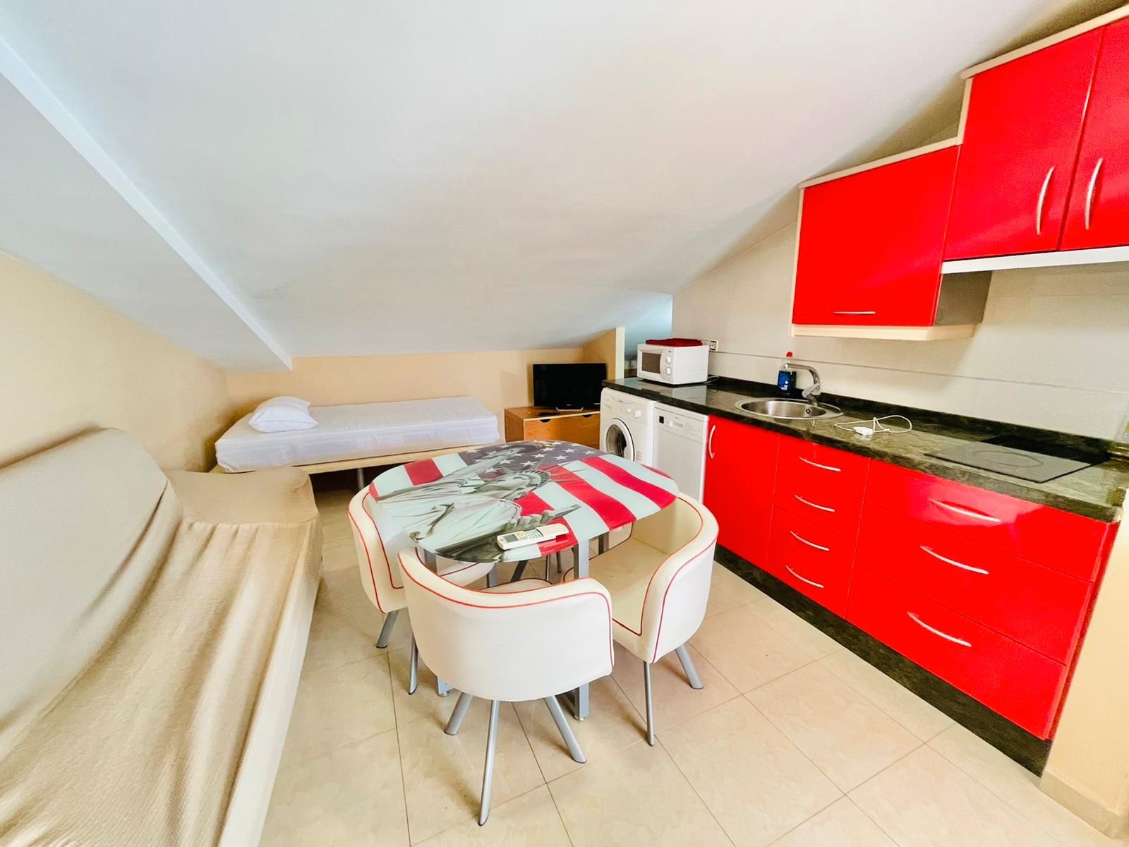 Kitchen of Study to rent in  Granada Capital  with Air Conditioner, Heating and Terrace