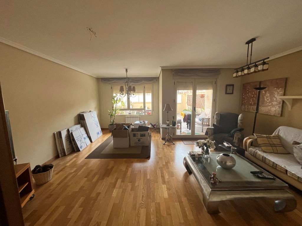 Sala d'estar de Casa o xalet en venda en  Albacete Capital amb Aire condicionat, Calefacció i Parquet