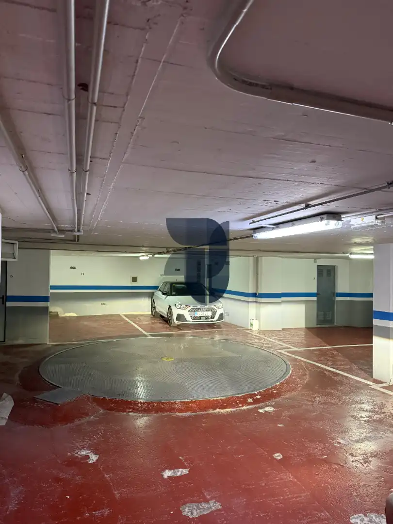 Individual with lift to rent in Carrer de Colón 38, imagen 3