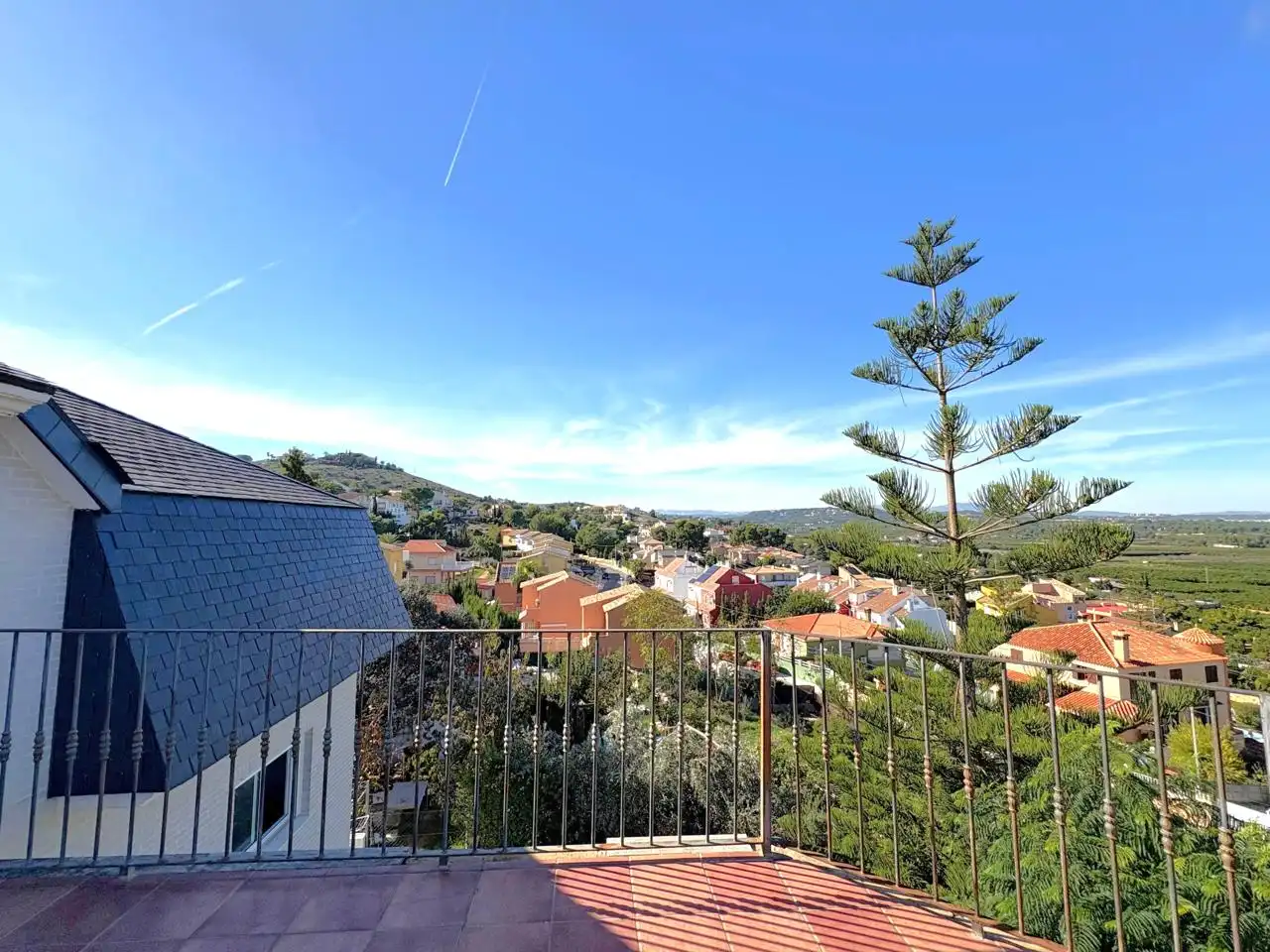 Vista exterior de Casa o chalet en venta en Chiva con Aire acondicionado, Jardín privado y Terraza
