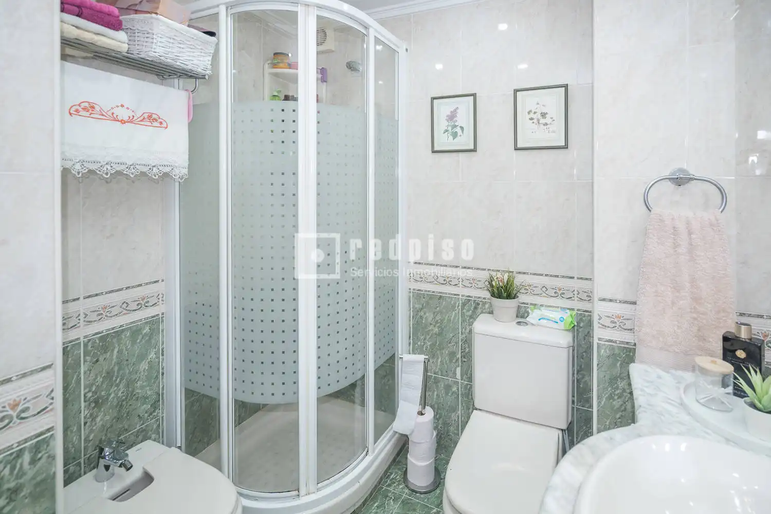 Badezimmer von Wohnung zum Verkauf in Móstoles mit Klimaanlage, Heizung und Privatgarten