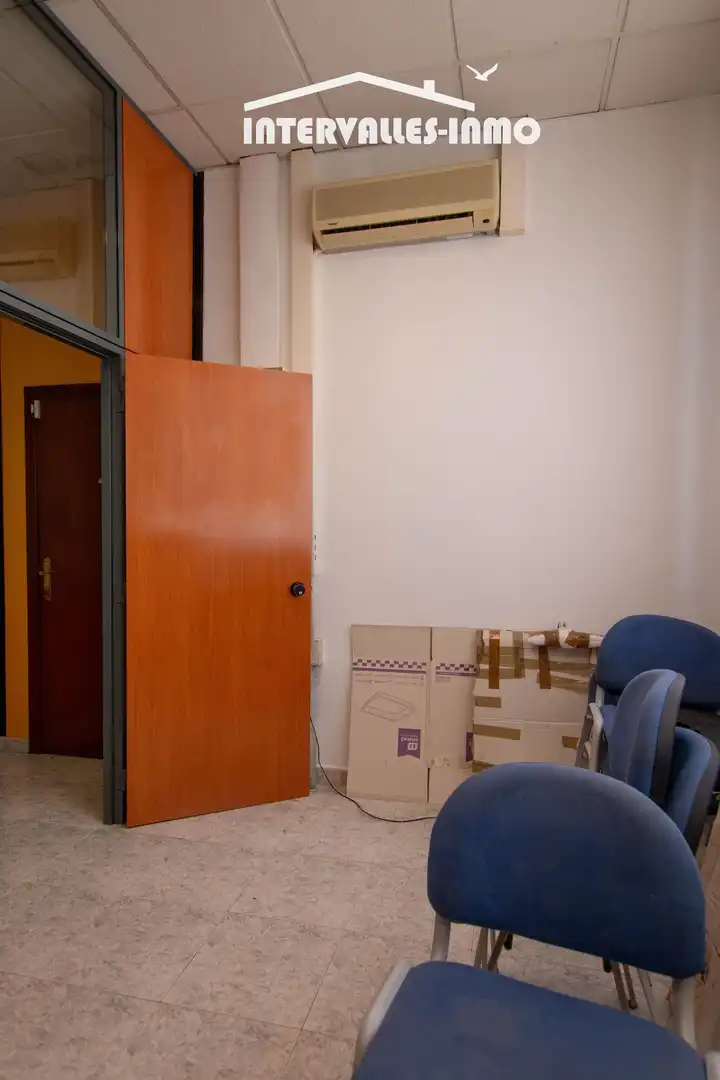 Oficina en venda a Caldes de Montbui
