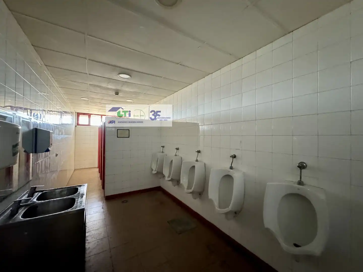 Baño de Nave industrial de alquiler en Pedrola