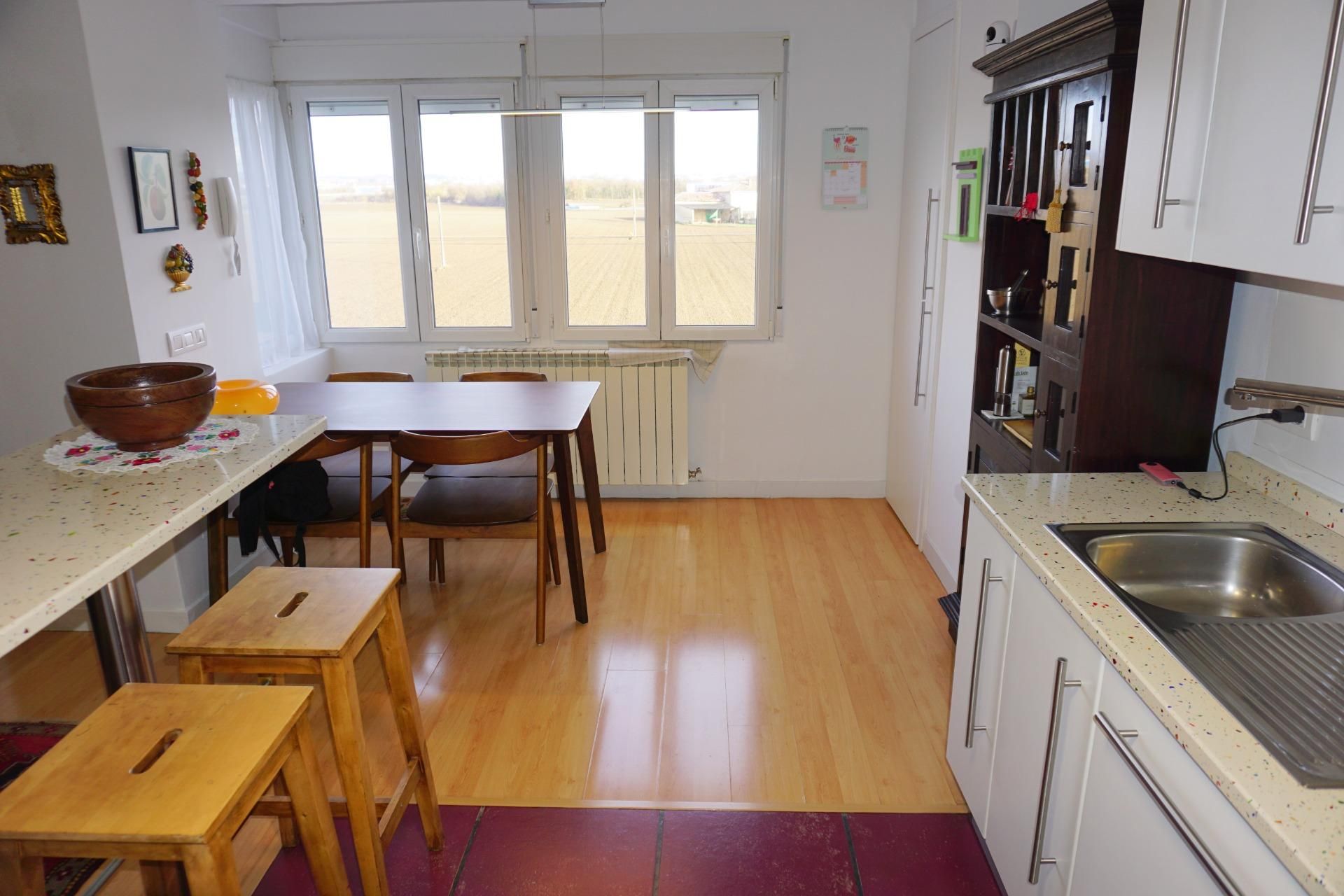Cocina de Piso en venta en Vitoria - Gasteiz con Calefacción y Trastero