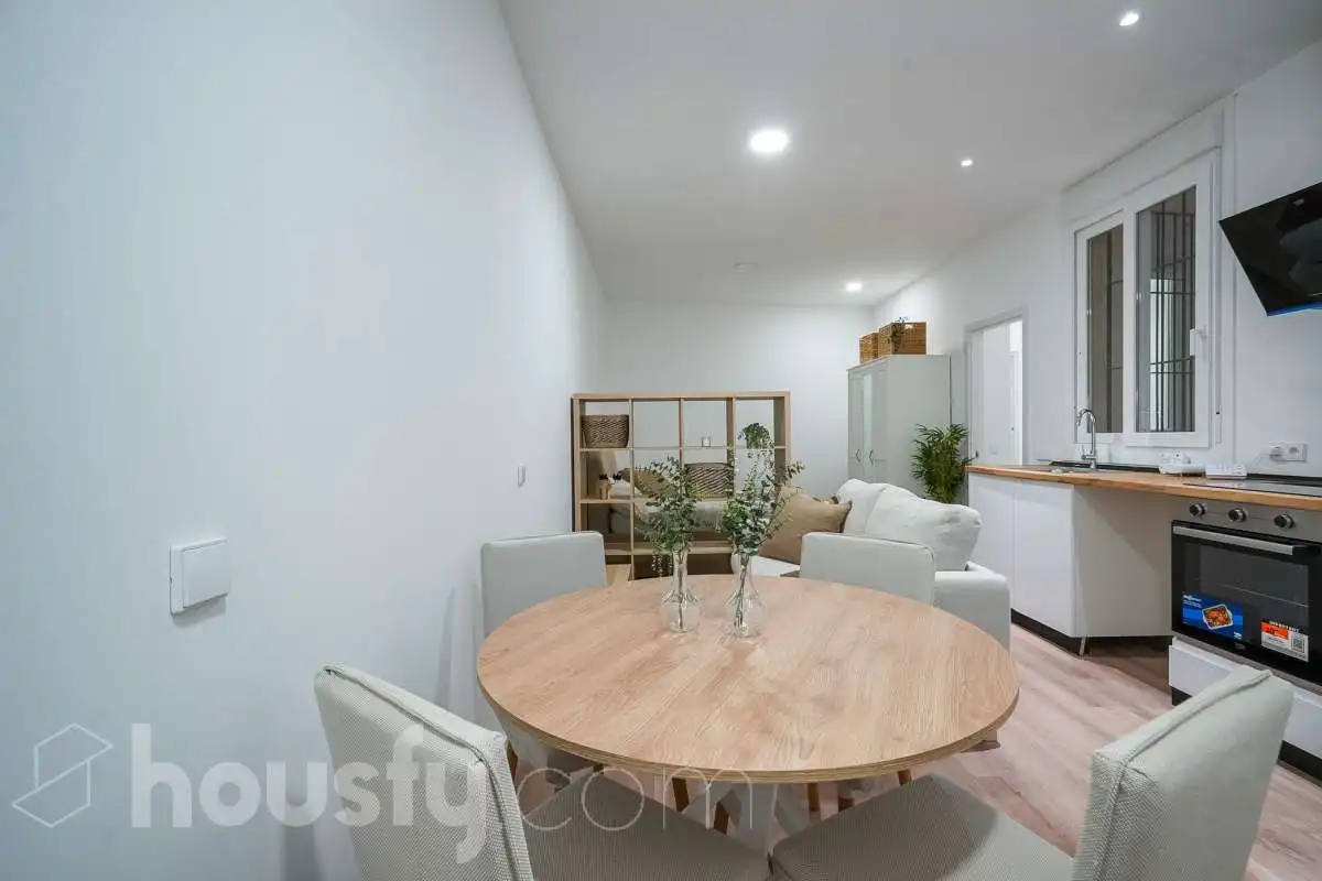Living room of Ground floor for sale in Madrid  with Air Conditioner, Heating and Parquet flooring