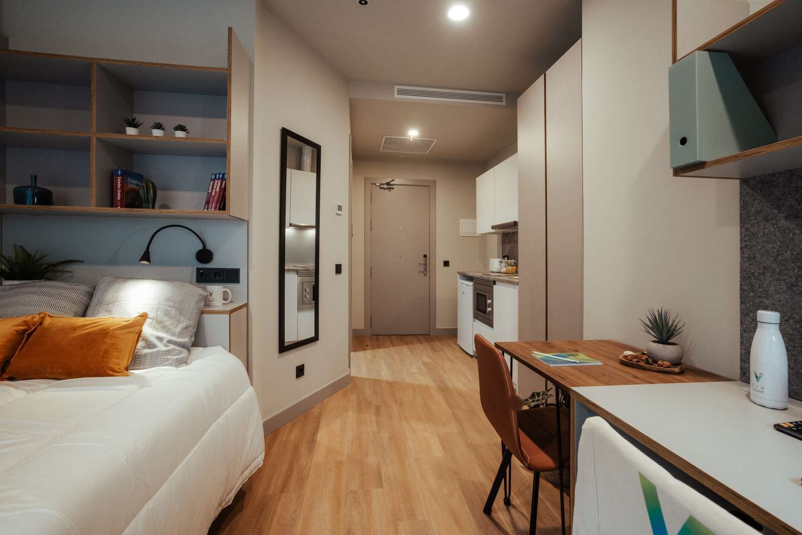 Habitación de Estudio para compartir en  Barcelona Capital con Aire acondicionado, Calefacción y Terraza