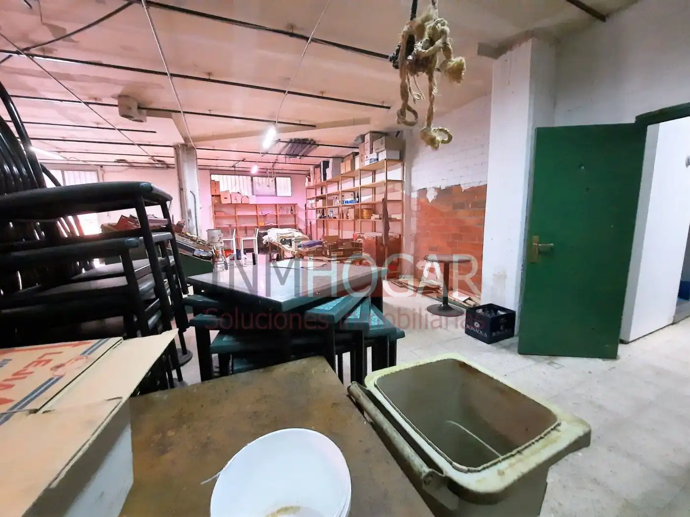 Business premises to rent in Sur
