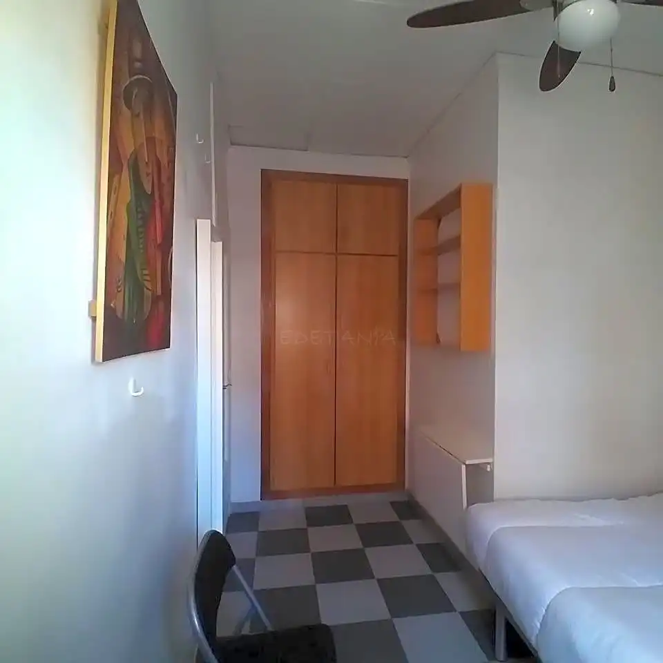 Habitación de Apartamento en venta en Alfara del Patriarca con Amueblado y Balcón